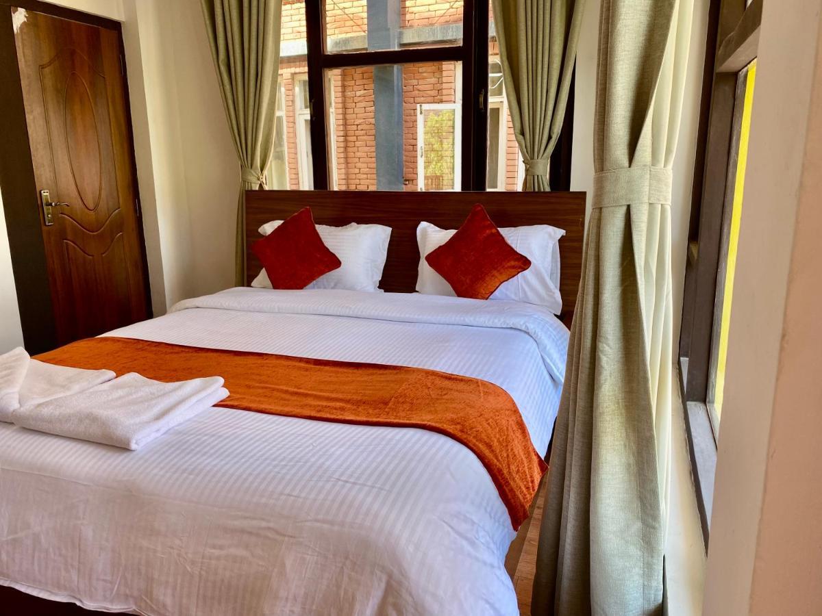 Hotel Pala Катманду Екстериор снимка