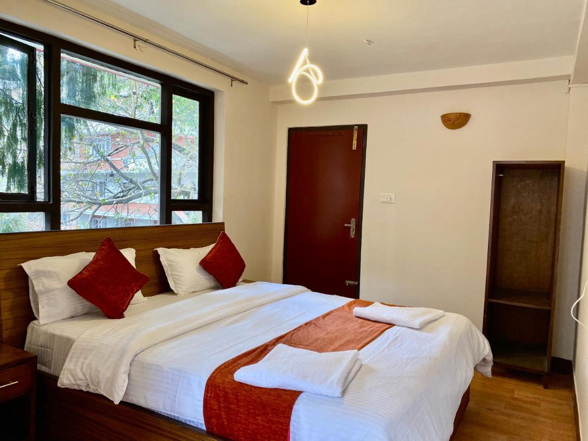 Hotel Pala Катманду Екстериор снимка